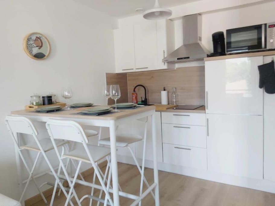 Les Coteaux De Mahe Apartment Tournon-sur-Rhone Bagian luar foto